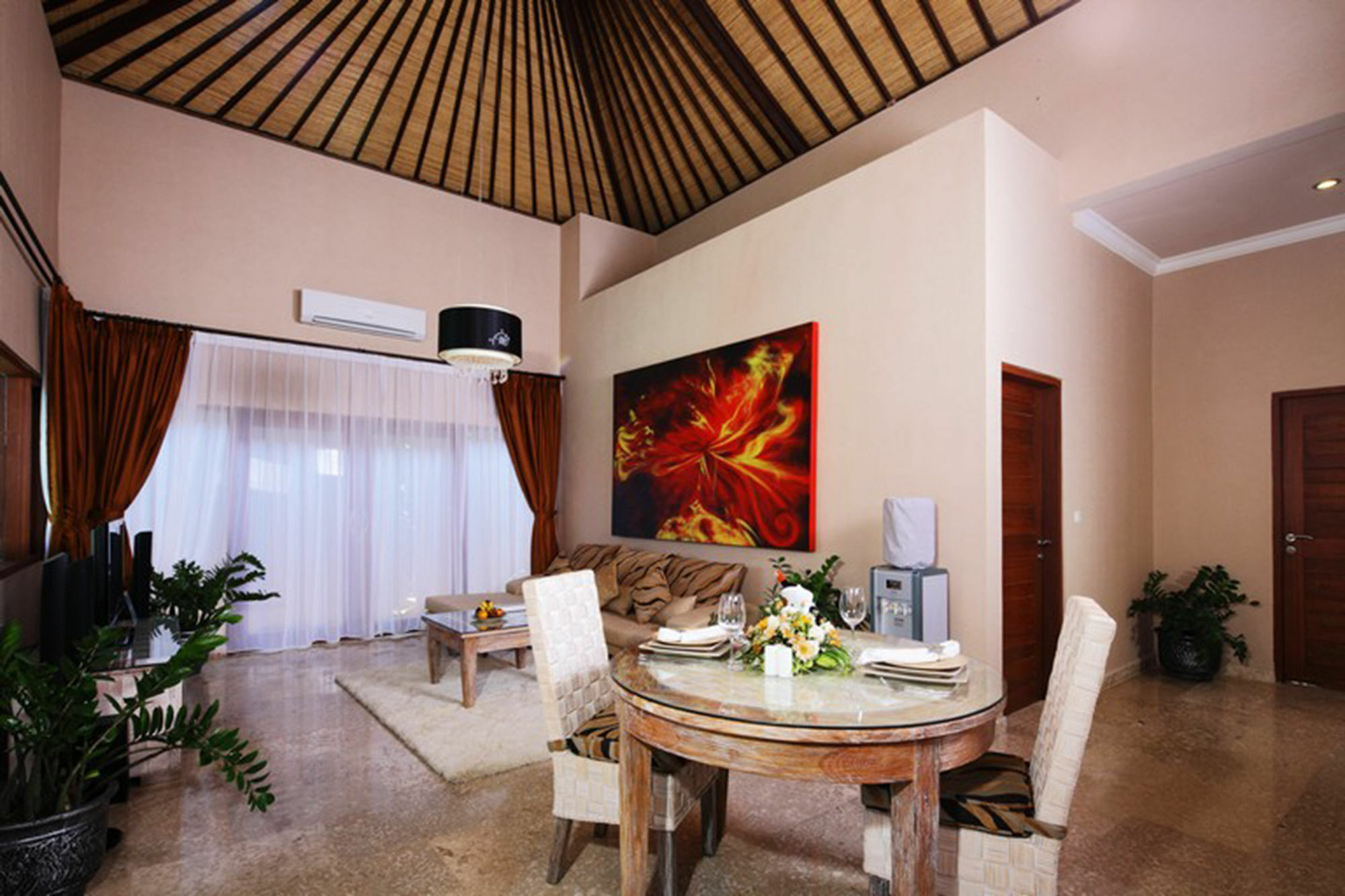 Nunamkhalu Private And Nusa Dua (Bali)